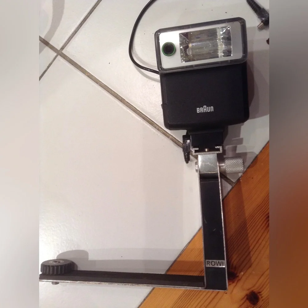 Braun Flash with camera plunger release
